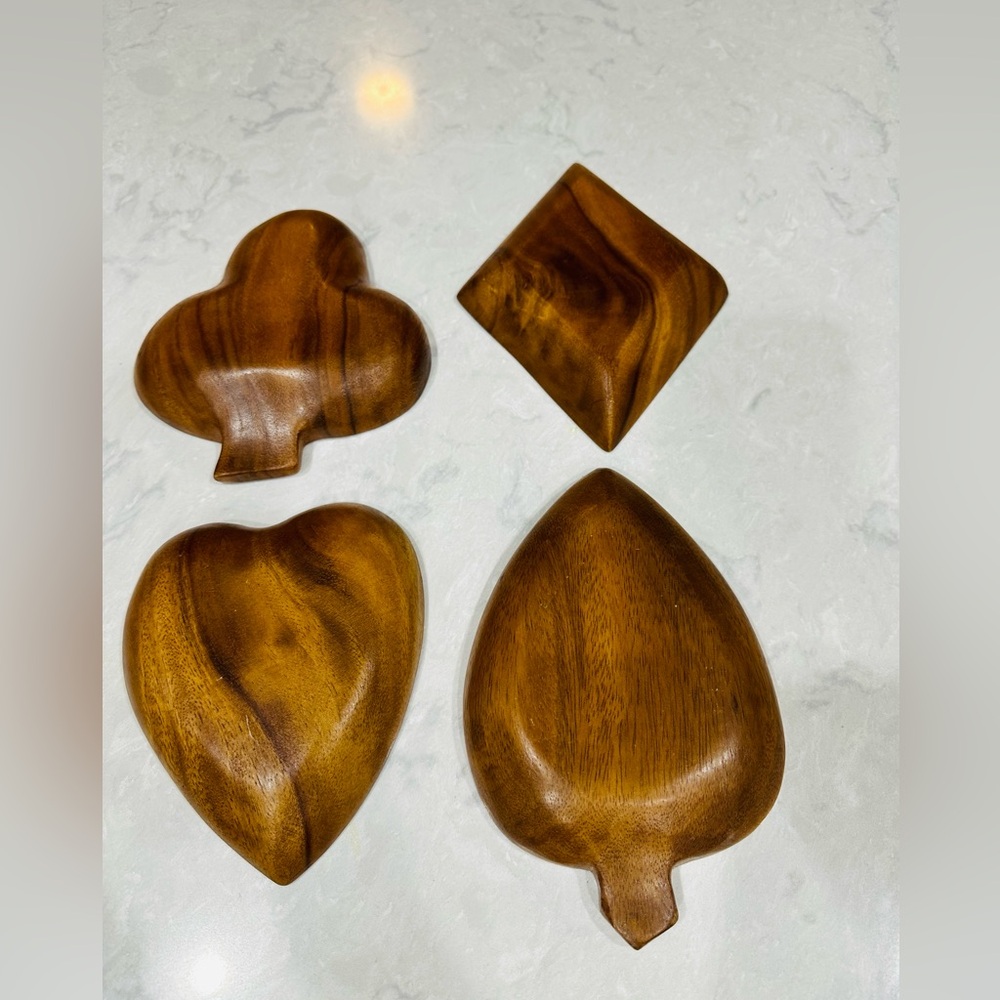 set of 4 vintage monkey pod wood bowls shaped like the suits of a deck of cards - Picture 5 of 10